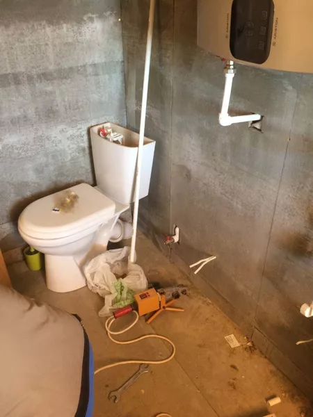 Дом в Городне: водопровод и ванная комната — фото 4