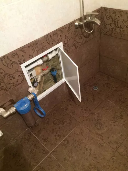Дом в Городне: водопровод и ванная комната — фото 9